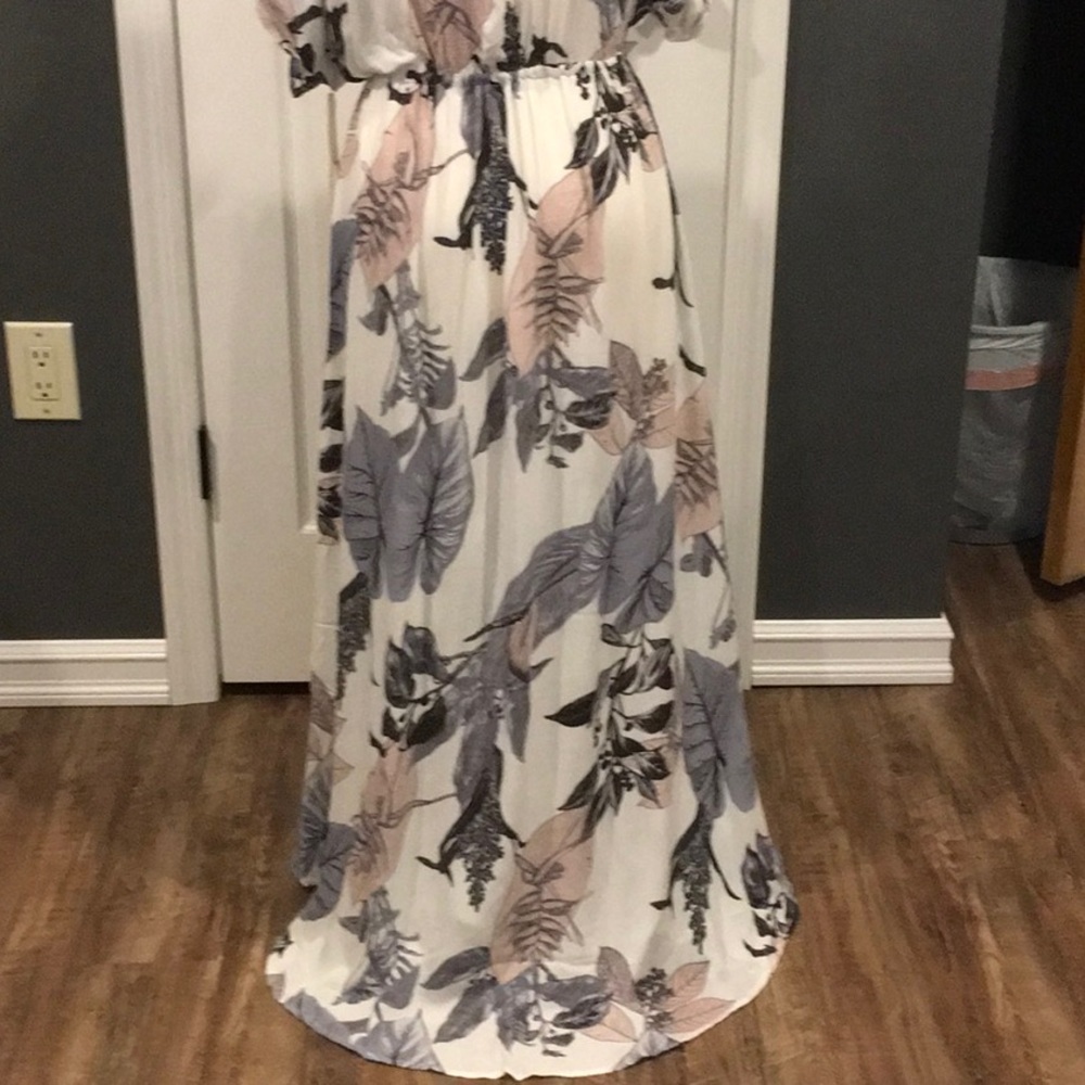 White Tropical Leaf Kimono. Beautiful! - Picture 5 of 8